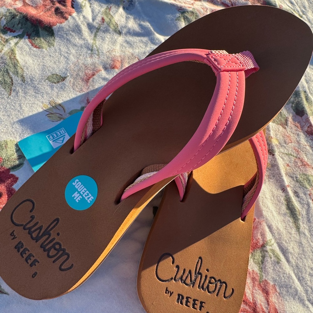 Reef Pink Strap Sandals with Brown Footbed || Color Tan & Smoothie